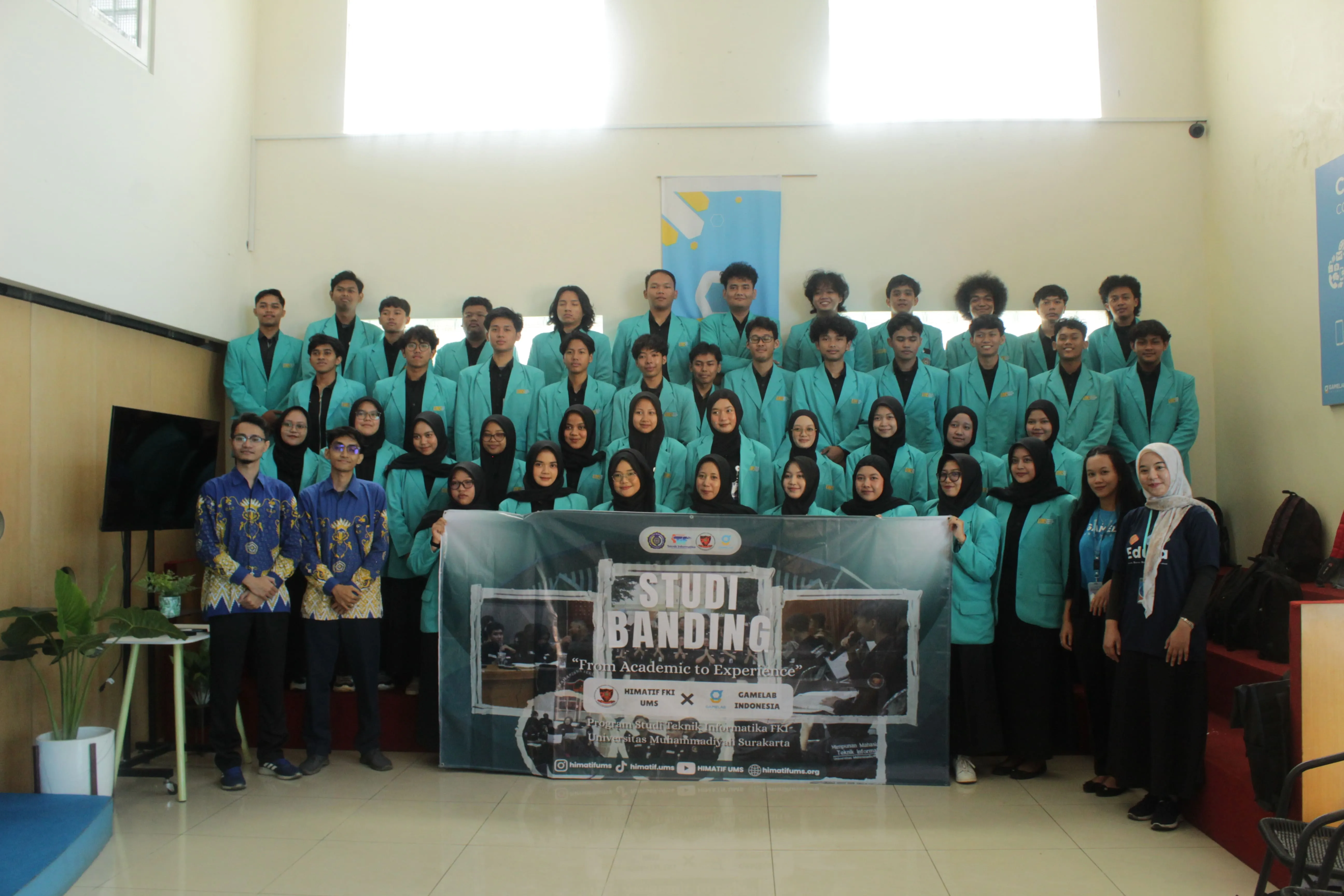 Studi Banding HIMATIF FKI UMS X GAMELAB: From Academic to Experience